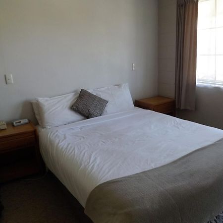Karaka Tree Motel Таупо Екстериор снимка