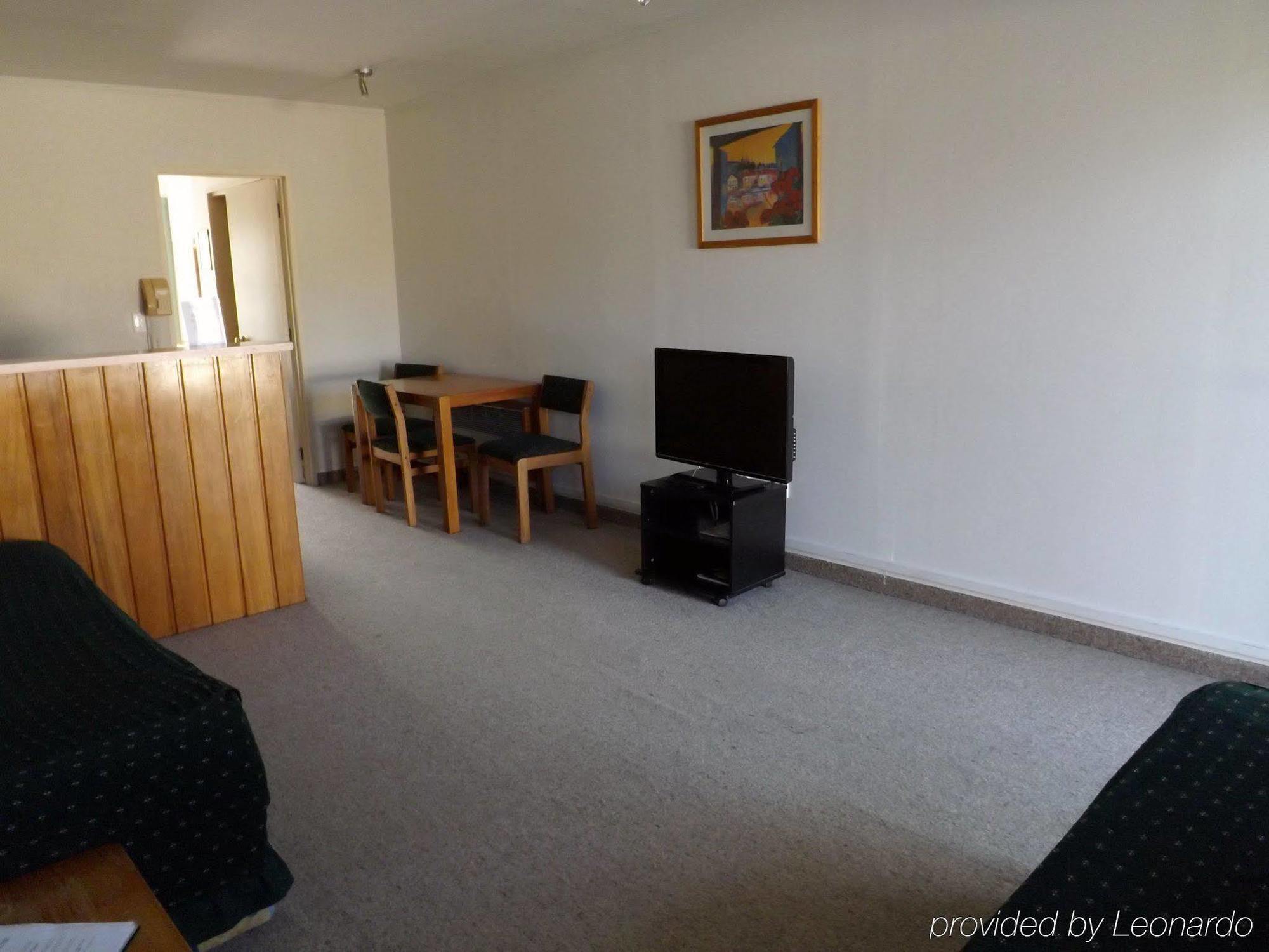 Karaka Tree Motel Таупо Екстериор снимка