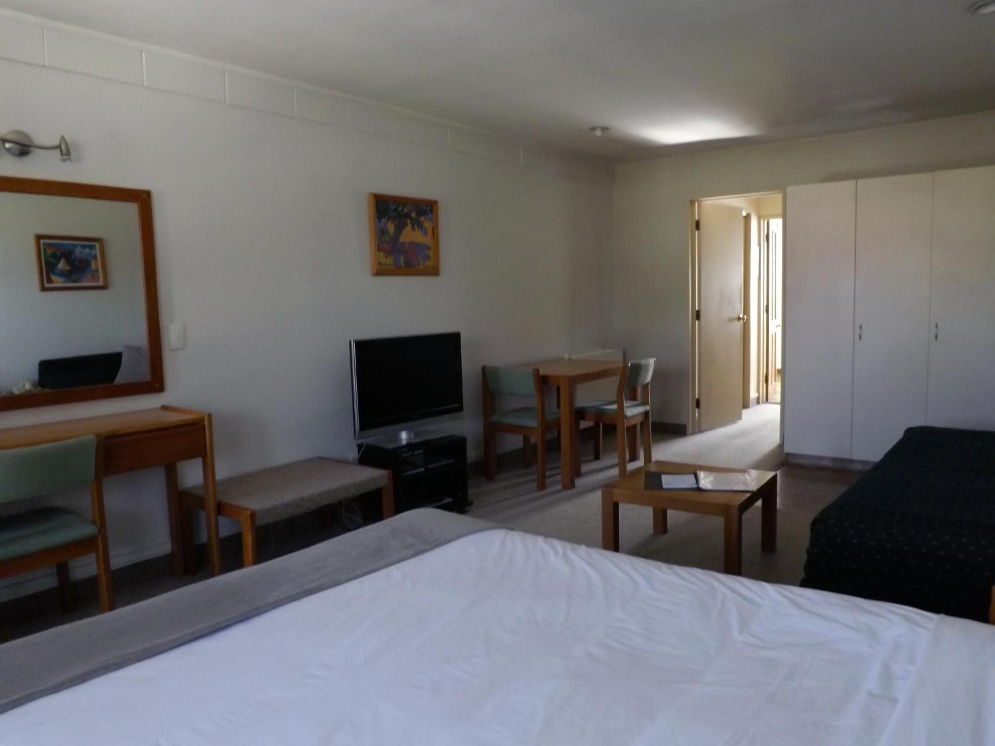 Karaka Tree Motel Таупо Екстериор снимка